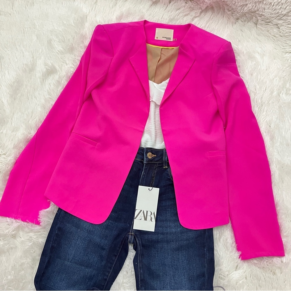 🛍️Women’s Beautiful, Unique Hot Pink Blazer🛍️